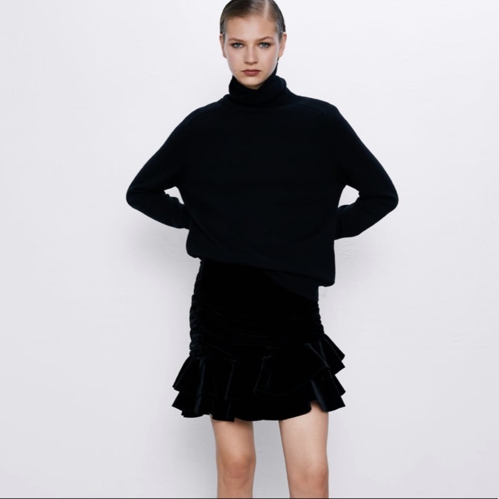 Zara Velvet Mini Skirt Small